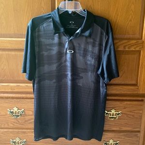 Men’s Oakley black polo, sz L